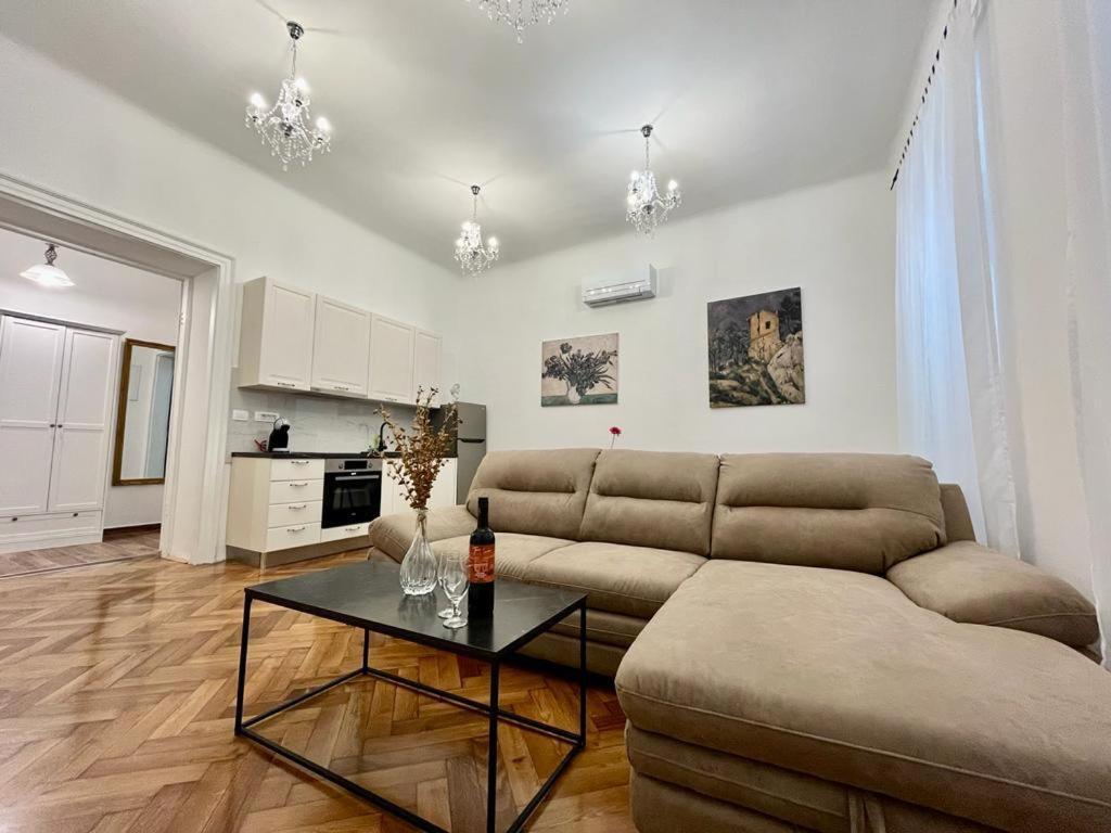 Lux Apartmans Διαμέρισμα Πούλα Εξωτερικό φωτογραφία