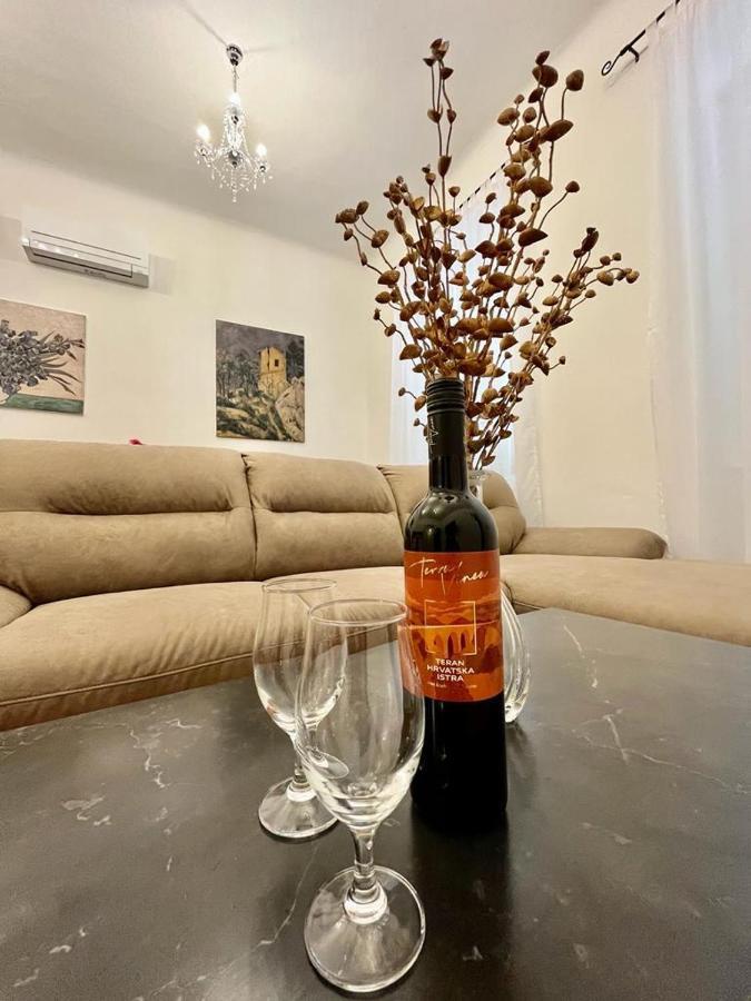 Lux Apartmans Διαμέρισμα Πούλα Εξωτερικό φωτογραφία