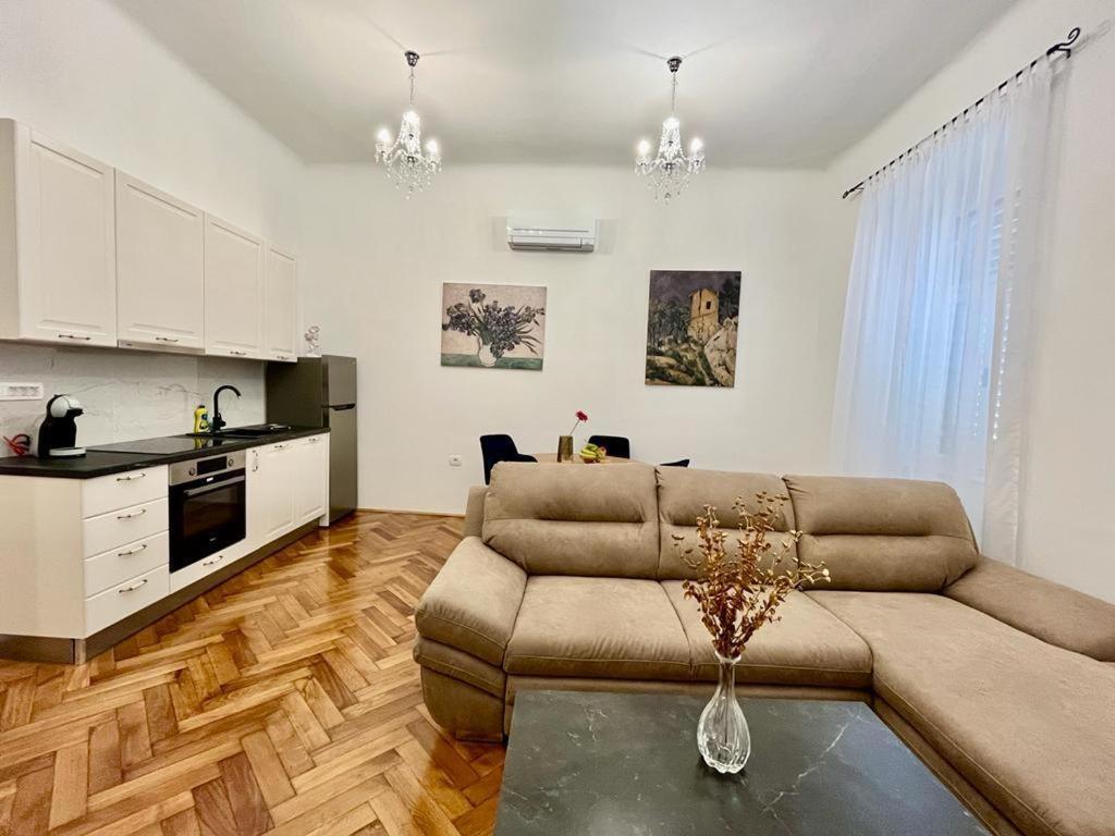 Lux Apartmans Διαμέρισμα Πούλα Εξωτερικό φωτογραφία
